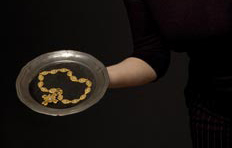 En busca de la narrativa joyera. Primera tesis en España que explora los límites de la joya