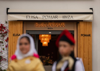 Elisa Pomar reivindica Ibiza en su nuevo espacio