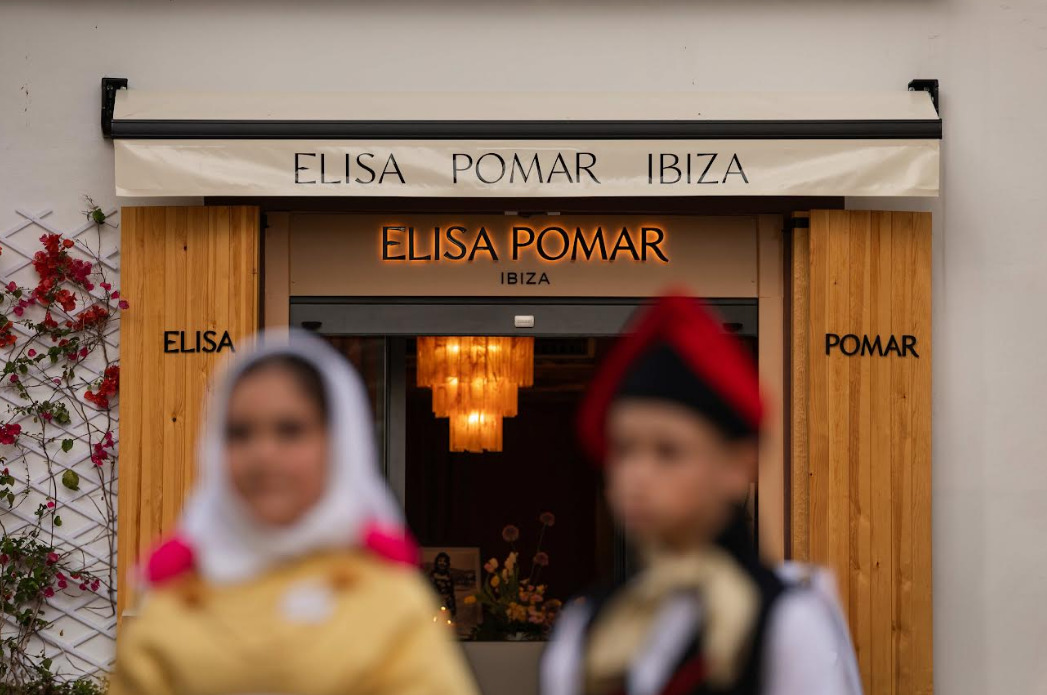 Elisa Pomar reivindica Ibiza en su nuevo espacio