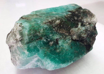 Hallan en Rusia la mayor esmeralda en 30 años