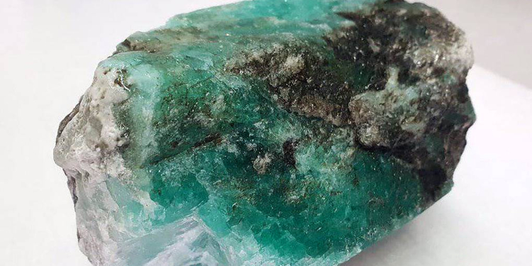 Hallan en Rusia la mayor esmeralda en 30 años