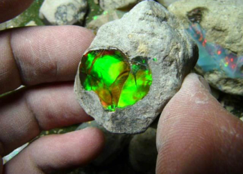 Un laboratorio suizo analiza los reciente yacimientos de zafiros y esmeraldas en Etiopía