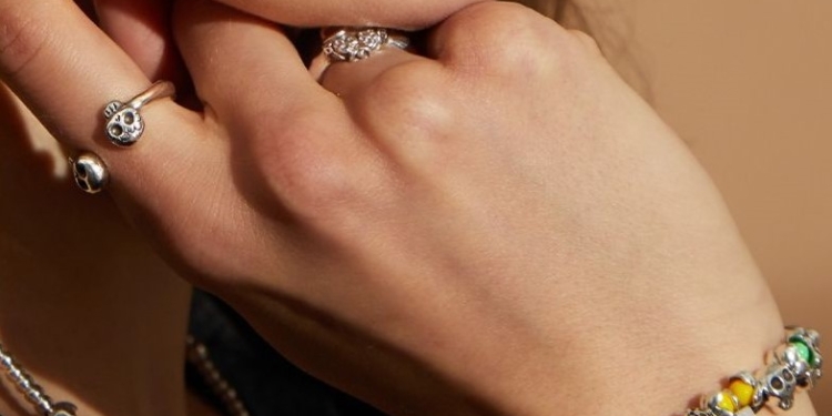 Unode50 lanza una colección para celebrar el Día de los Muertos