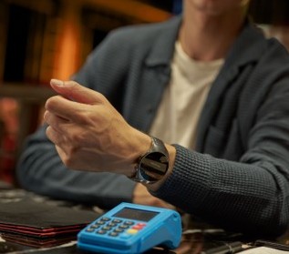 Los pagos NFC para Huawei Watch 5 ya están disponibles en España