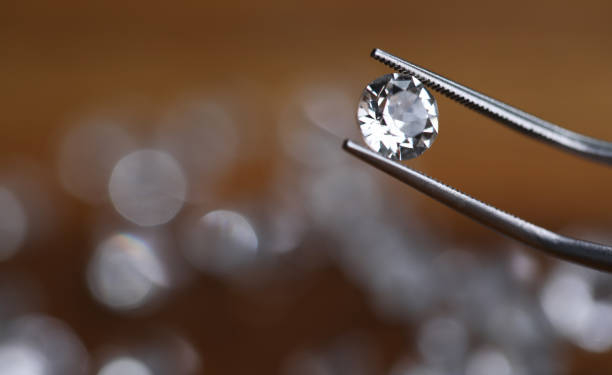 Los diamantes naturales pierden cuota de mercado