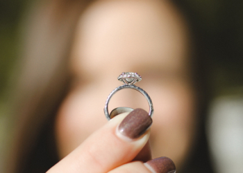 Los minoristas de EE.UU que ya venden diamantes creados llegarán al 50% este año