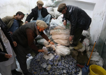 Lapislázuli, el oro azul de los talibanes en Afganistán