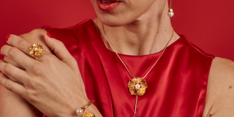 Majorica presenta su nueva colección primaveral Clavelina