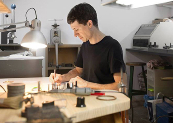 Marc Monzó: Cada material tiene una dimensión y sugiere un lenguaje formal distinto