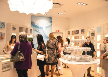 Pandora adquiere tiendas franquiciadas en América del Norte