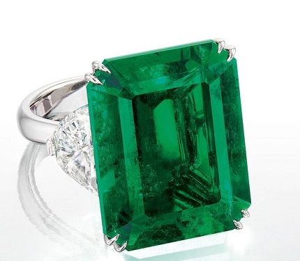 Una esmeralda colombiana de 21,5 quilates supera el millón de dólares en subasta