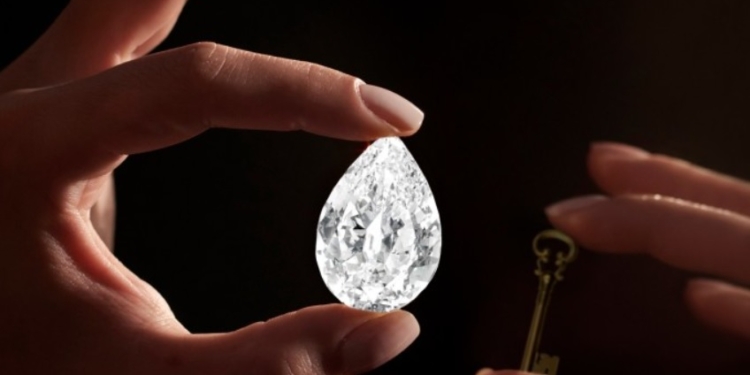 Anónimo gasta 12,3 millones en un diamante de 101 quilates y paga en criptomoneda en Sotheby’s