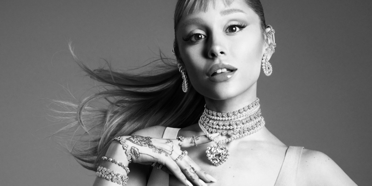 Se estrena la nueva colección Ariana Grande x Swarovski Capsule
