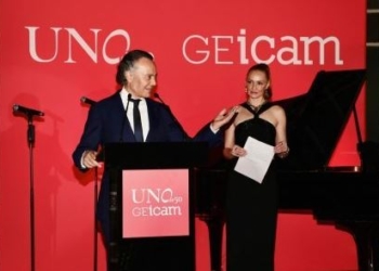 UNOde50 celebra una subasta benéfica a favor del cáncer de mama en Madrid