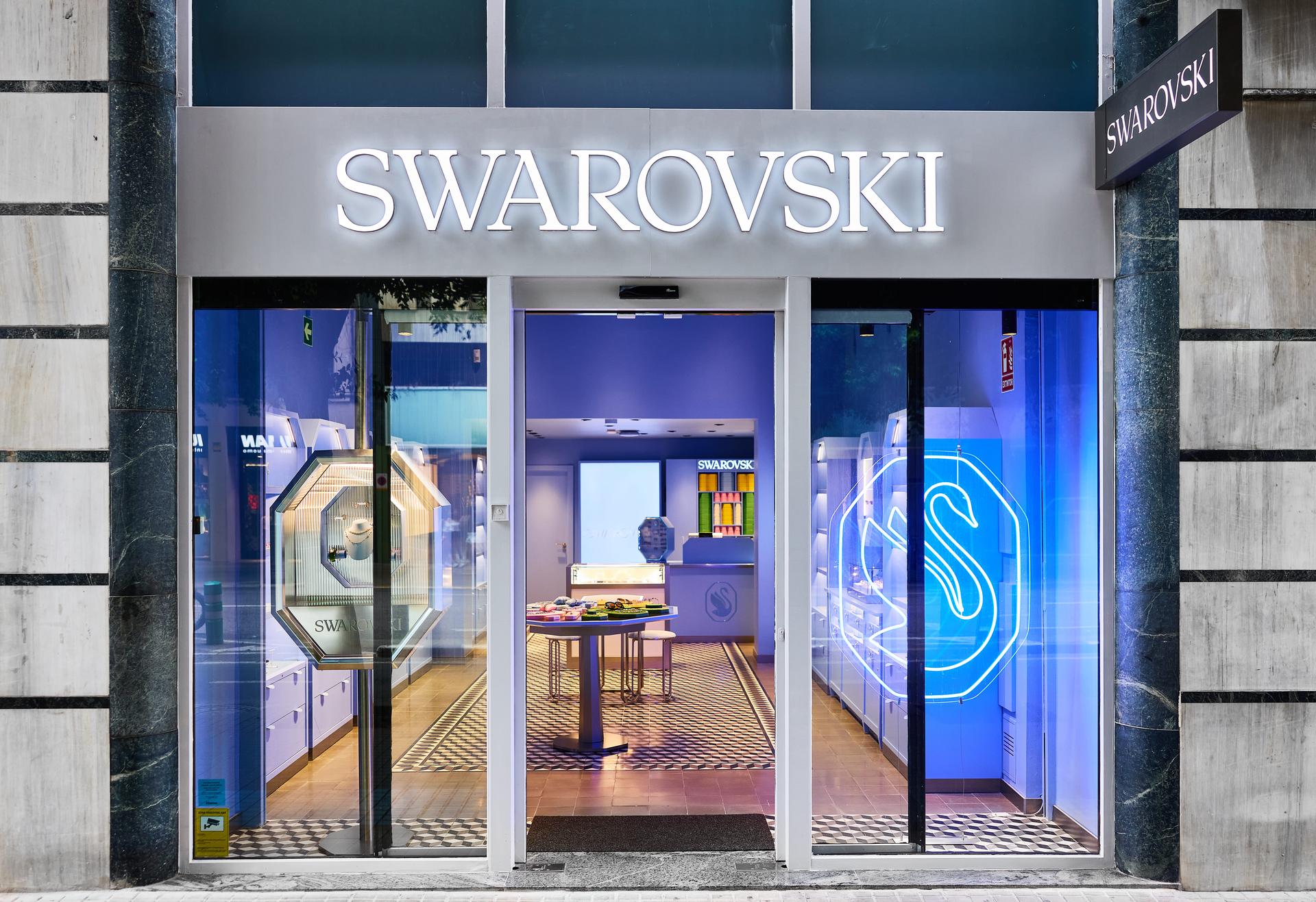 Swarovski abre una tienda WonderLux en Valencia