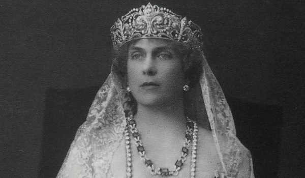 Nieves Herrero, nuevo libro sobre las joyas de las reinas