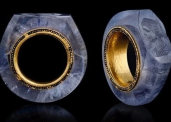 Una mujer esculpida en un anillo de casi 2.000 años