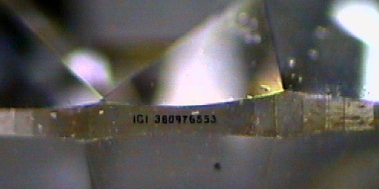 El laboratorio MLlopis neutraliza un intento de estafa con un diamante sintético